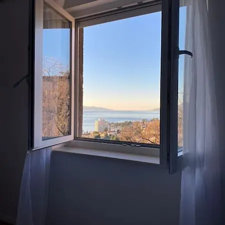 Captain's **** Οπατία