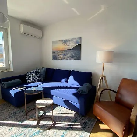 Captain's **** * Οπατία